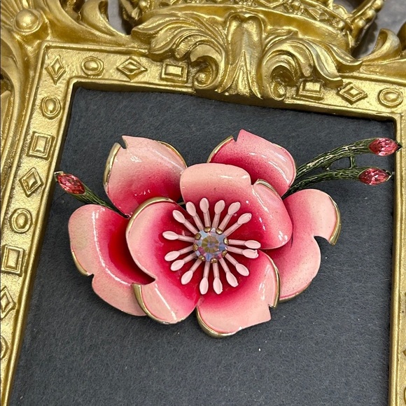Vintage Lisner Oversized Pink Floral Brooch main image 7